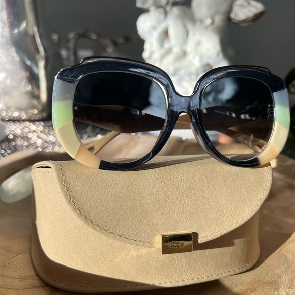 Chloe’ Navy Sunglasses with colorful accent - Picture 2 of 7